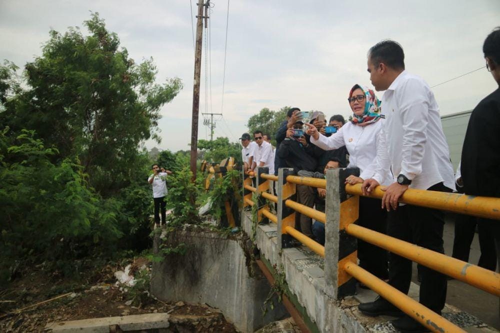 Upaya antisipasi banjir, Sungai Cikalong Kota Cirebon dinormalisasi. (Dok. Humas Pemkot Cirebon)