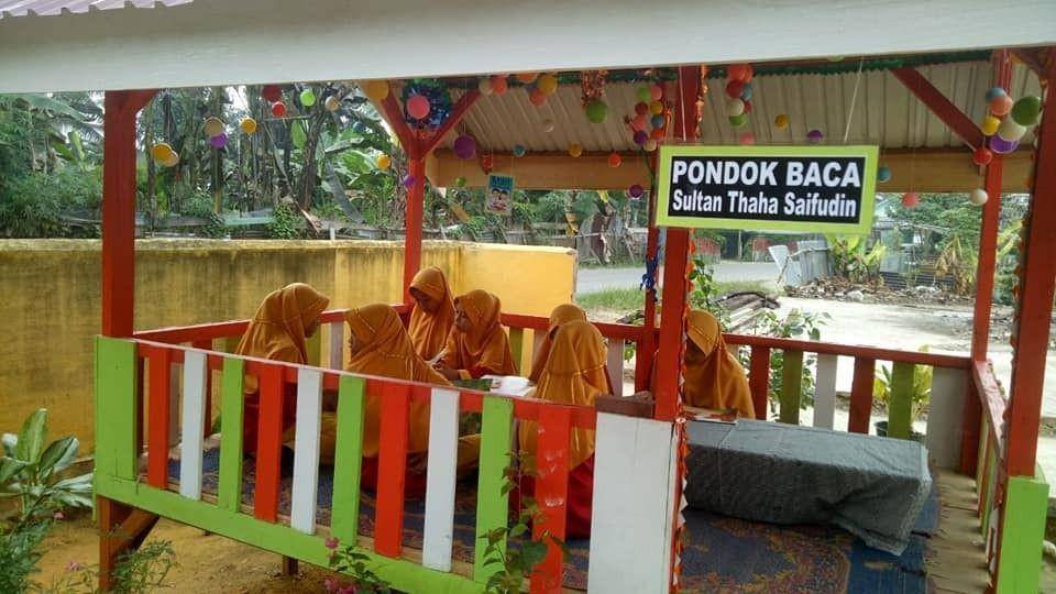Pondok baca di sekolah Jambi (Dok. IDN Times)