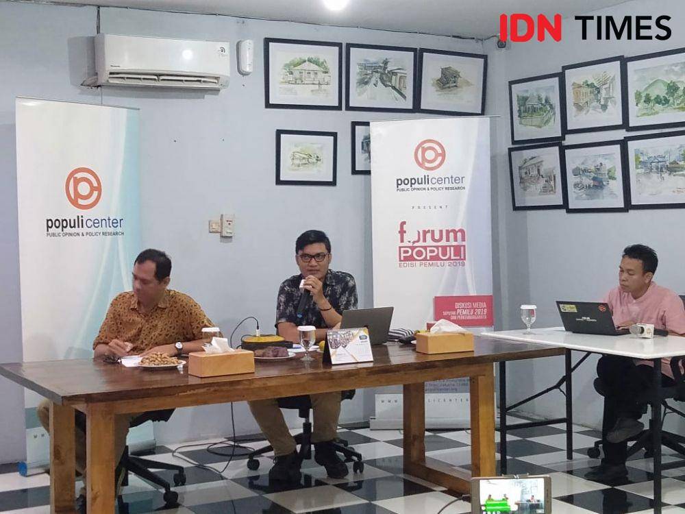 Populi Center menggelar diskusi Politik Banjir Jakarta di kantor Populi Center, Palmerah, Jakarta Barat Rabu (15/1) (IDN Times/Dini Suciatiningrum)