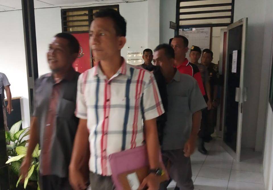Tersangka dibawa ke kejari Langkat (Dok.IDN Times/istimewa)