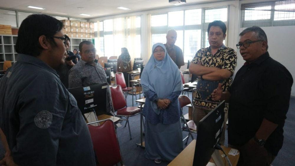 KPU Medan meninjau PSI USU lokasi ujian CAT untuk PPK (Dok.IDN Times/istimewa)