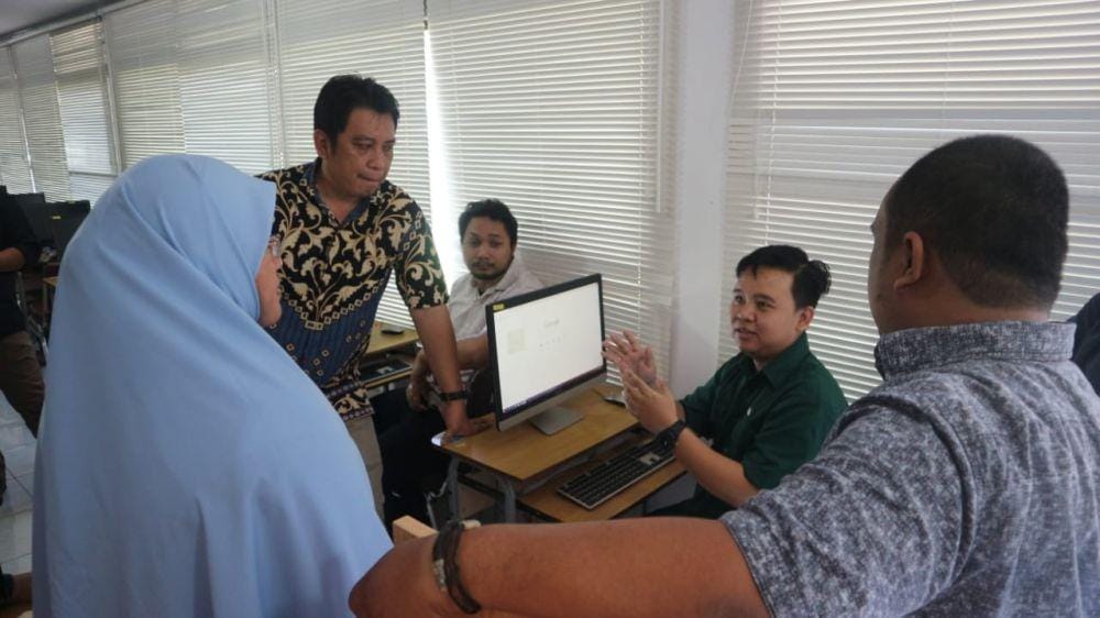 KPU Medan meninjau PSI USU lokasi ujian CAT untuk PPK (Dok.IDN Times/istimewa)