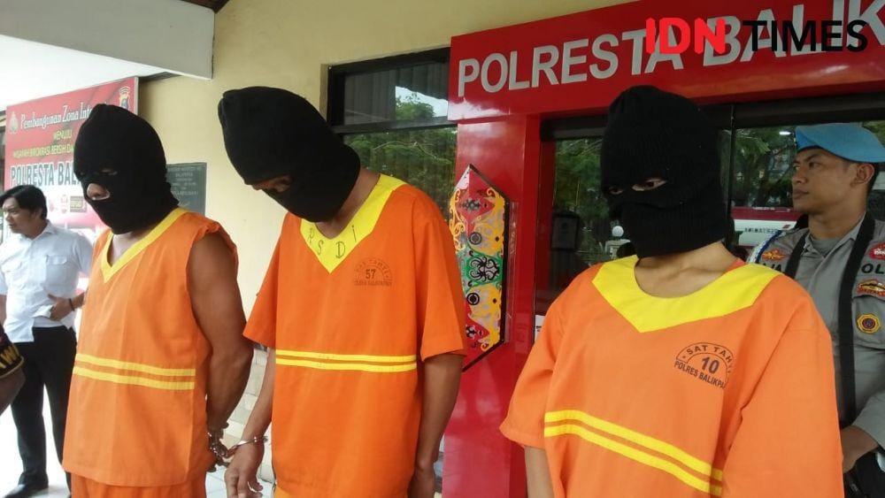 Tersangka pengedar narkoba, LT, YS dan TL. (IDN Times/Surya Aditya)