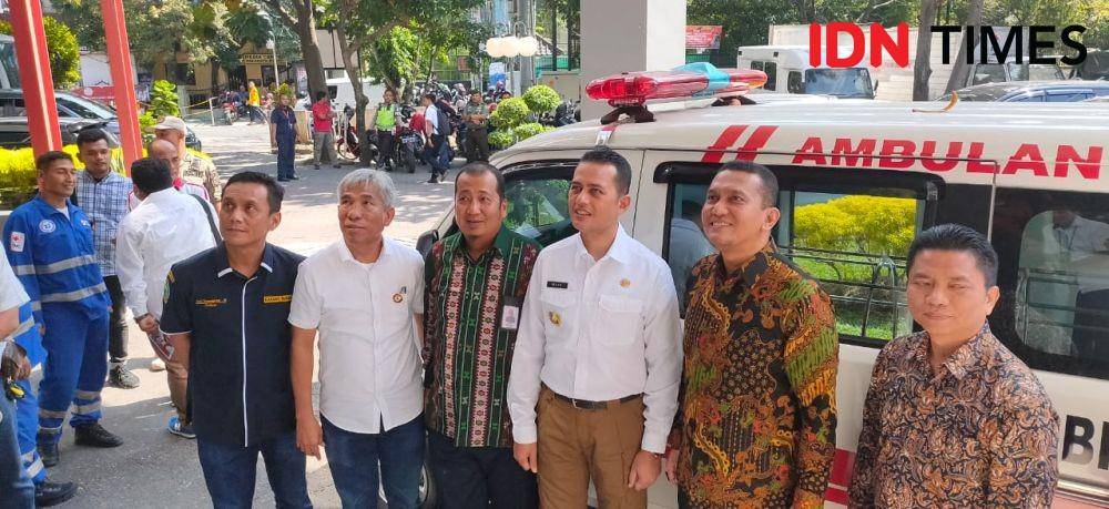 Wakil Gubernur Sumut Musa Rajekshah bersama pihak Askrindo (IDN Times/Doni Hermawan)