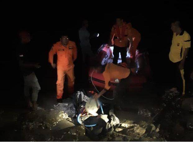 Jasad Bachtiar usai ditemukan tim SAR (IDN Times/SAR Bireuen)