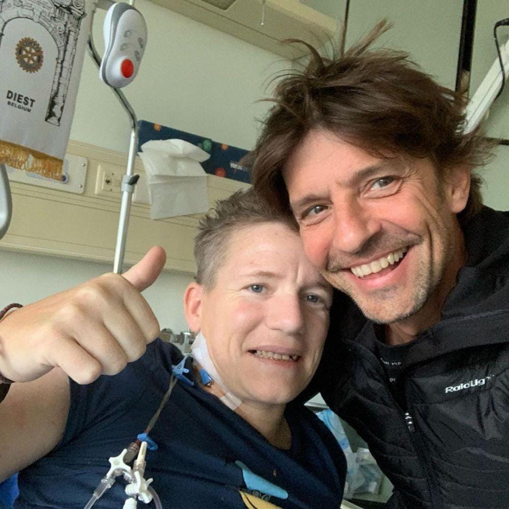 Marieke Vervoort selfie bersama temannya. instagram.com/wielemie.marieke.vervoort