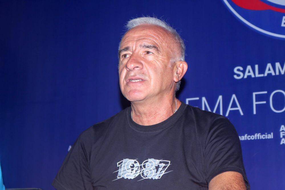 Arema FC terbantu oleh Charis Yulianto. IDN Times/ Alfi Ramadana