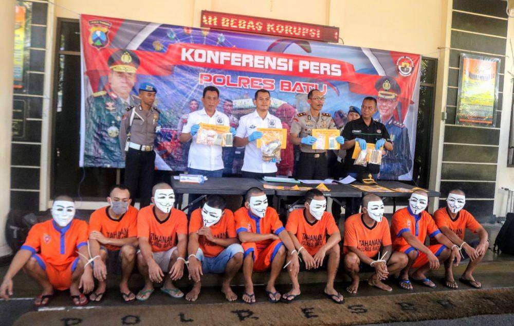 Kepolisian resort kota Batu mengamankan 9 tersangka kasus narkoba. IDN Times/ Alfi Ramadana