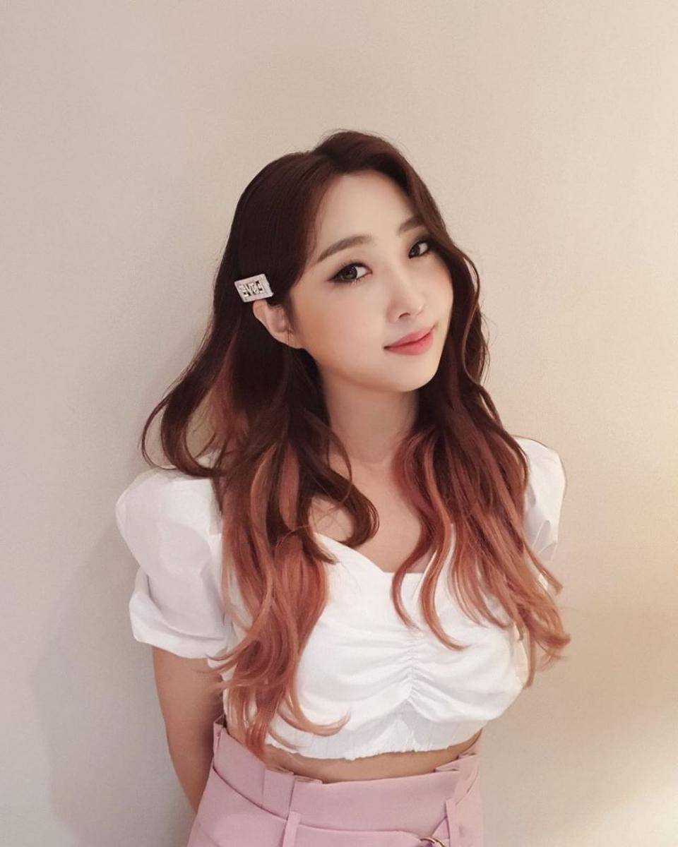 instagram.com/_minzy_mz