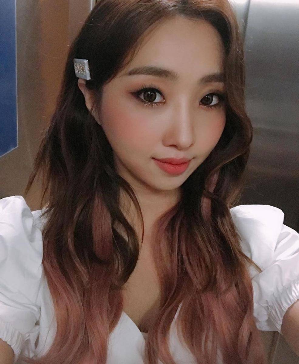 instagram.com/_minzy_mz