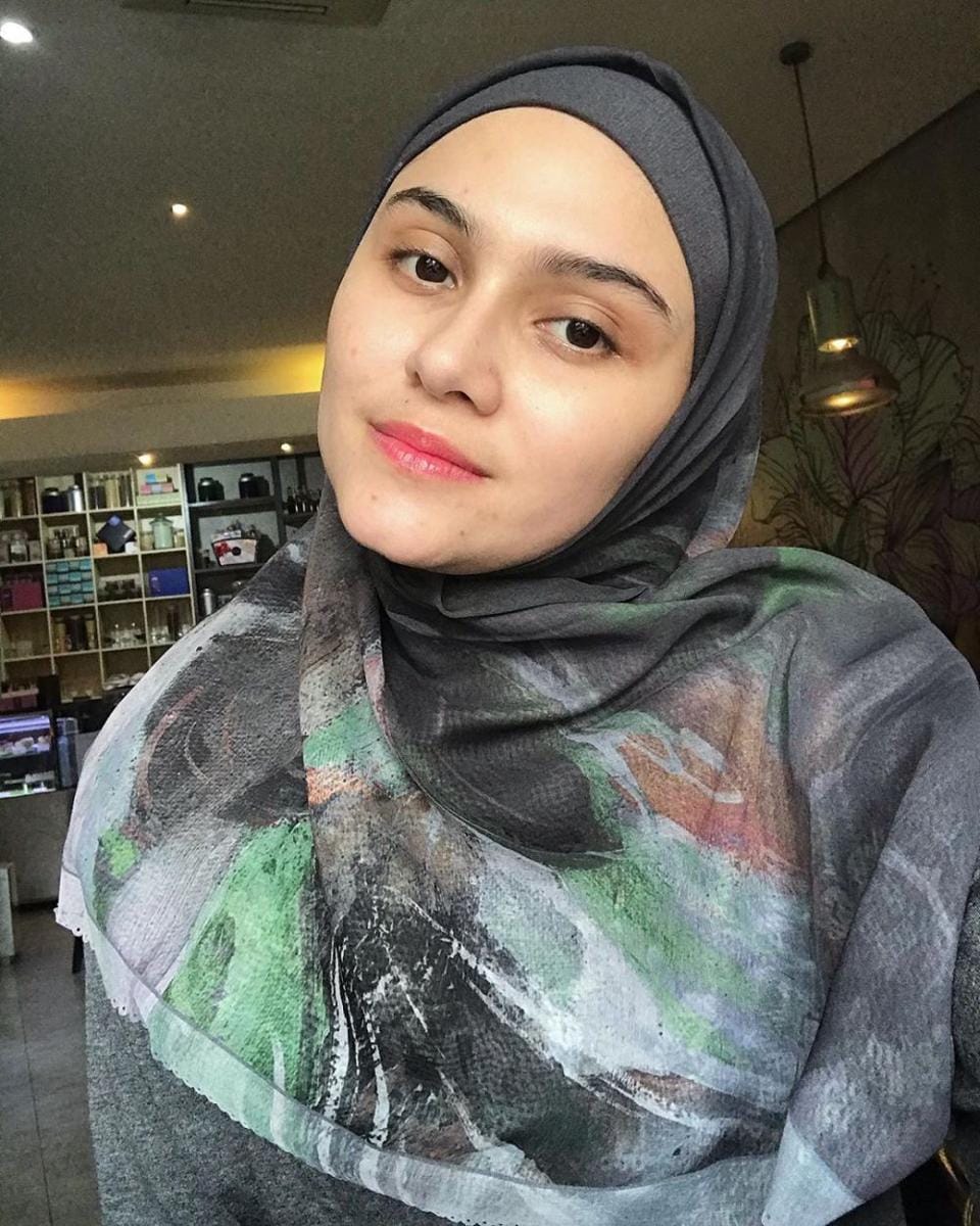 Instagram.com/zeezeeshahab