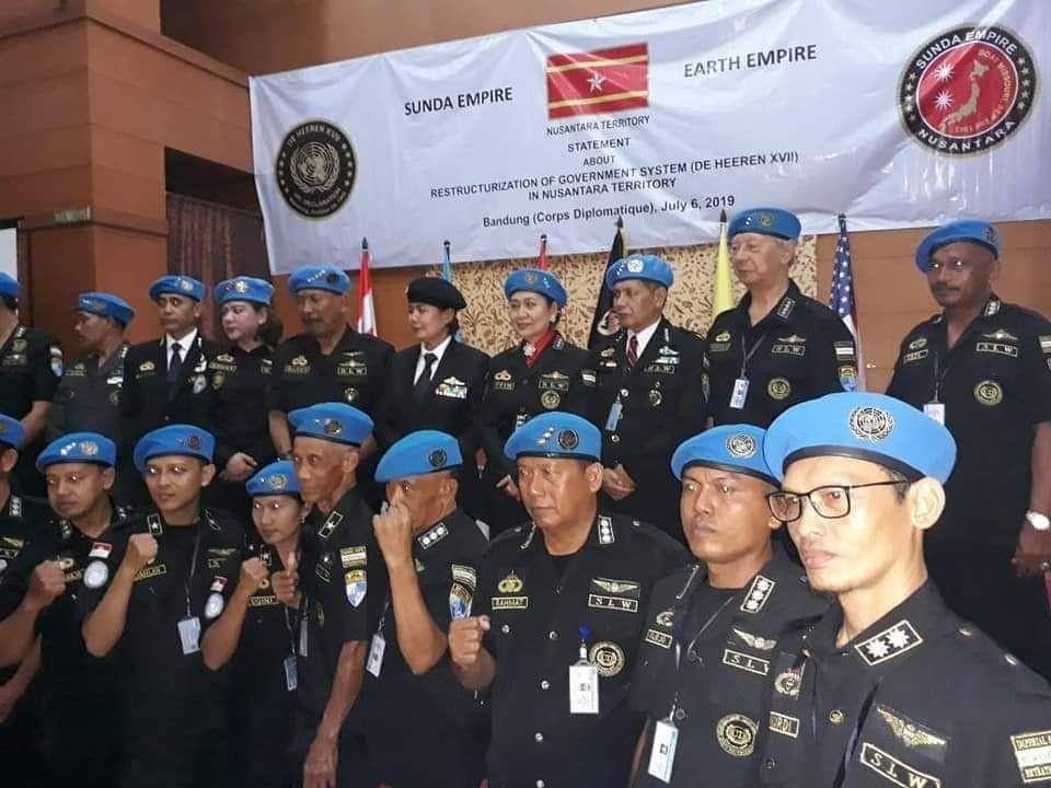 Kelompok Sunda Empire (facebook.com/queen.renny)