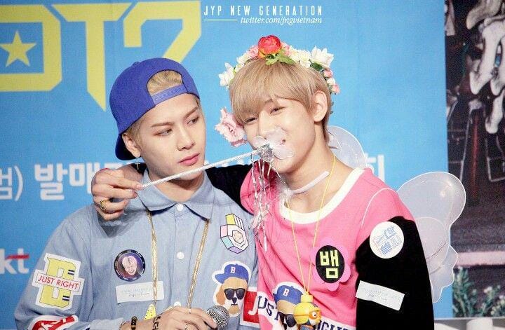 twitter.com/Momentjackbam