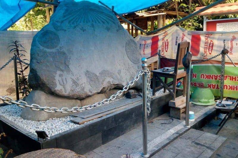 Prasasti Keraton Agung Sejagat yang diungkap Polda Jawa Tengah di Klaten. (Dok Humas Polda Jateng)