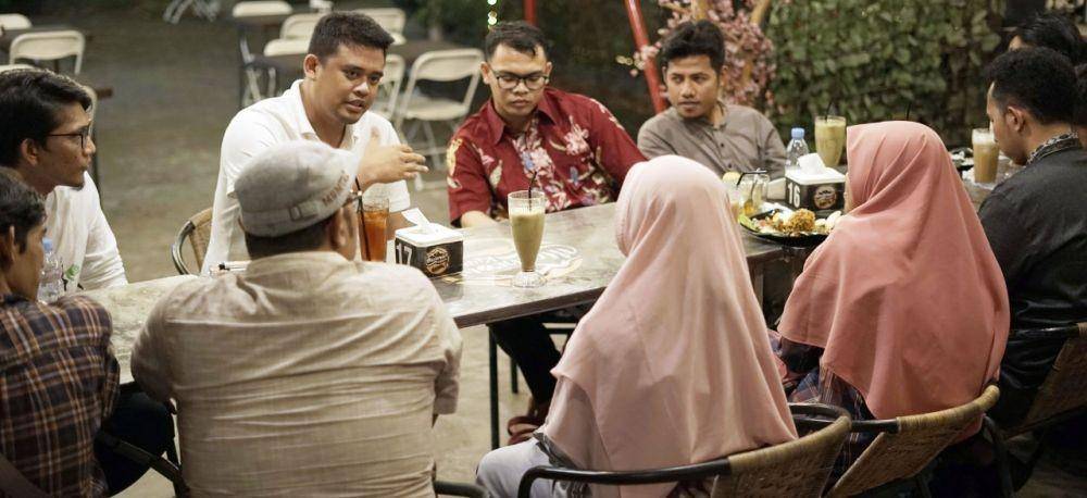 Bobby Nasution berdiskusi dengan komunitas Gerakan Sumut Mengajar (Dok. IDN Times)