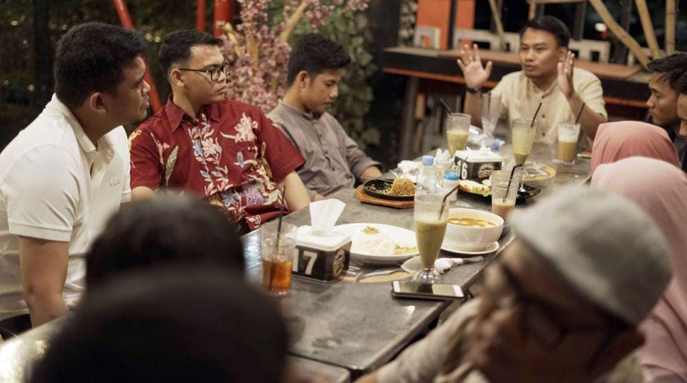 Bobby Nasution berdiskusi dengan komunitas Gerakan Sumut Mengajar (Dok. IDN Times)