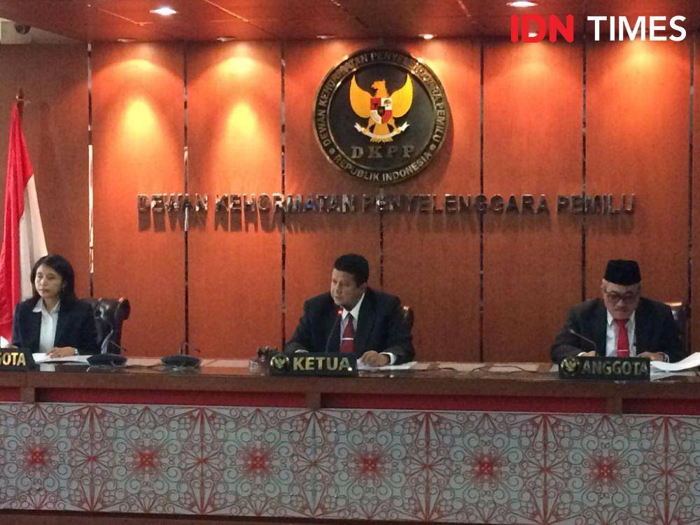 DKPP membacakan putusan atas dugaan pelanggaran kode etik penyelenggara pemilu oleh eks Komisioner KPU Wahyu Setiawan, Jakarta, Kamis (16/1). (IDN Times/Irfan Fathurohman)