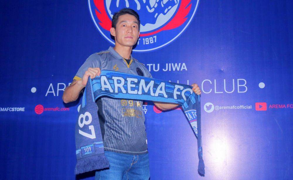 Arema FC masih mengejar tiga pemain asing lain. IDN Times/ Alfi Ramadana