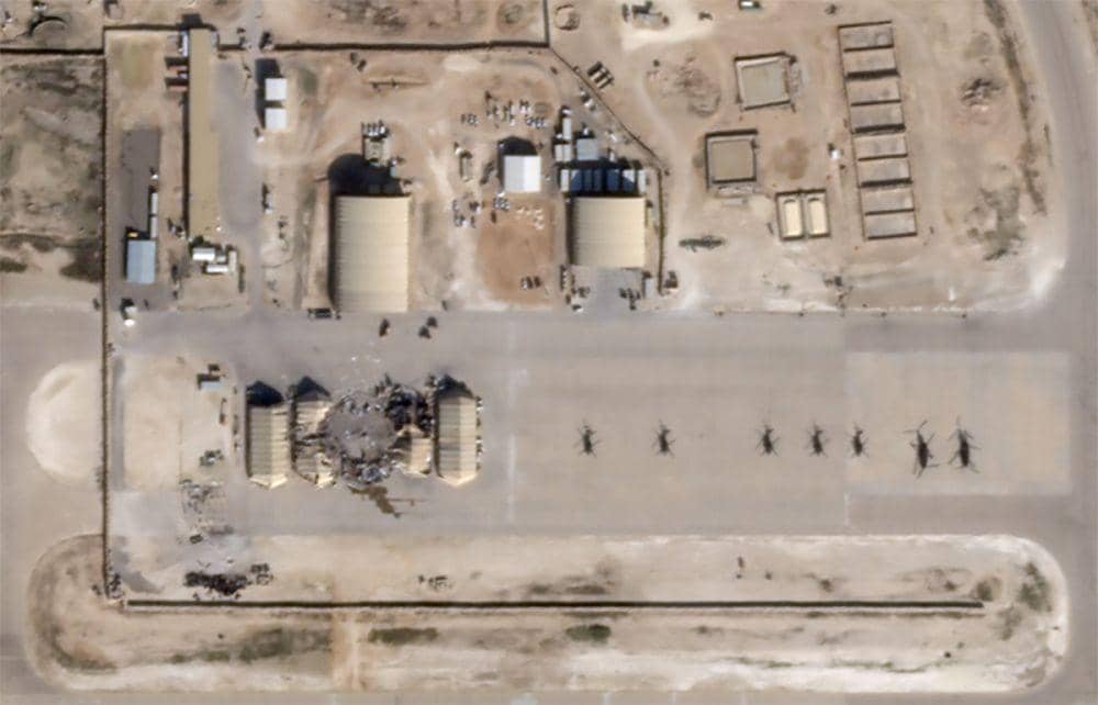 Yang terlihat seperti kerusakan baru di pangkalan udara Al Asad di Irak terlihat dalam foto satelit yang diambil tanggal 8 Januari 2020. ANTARA FOTO/Planet/Handout via REUTERS