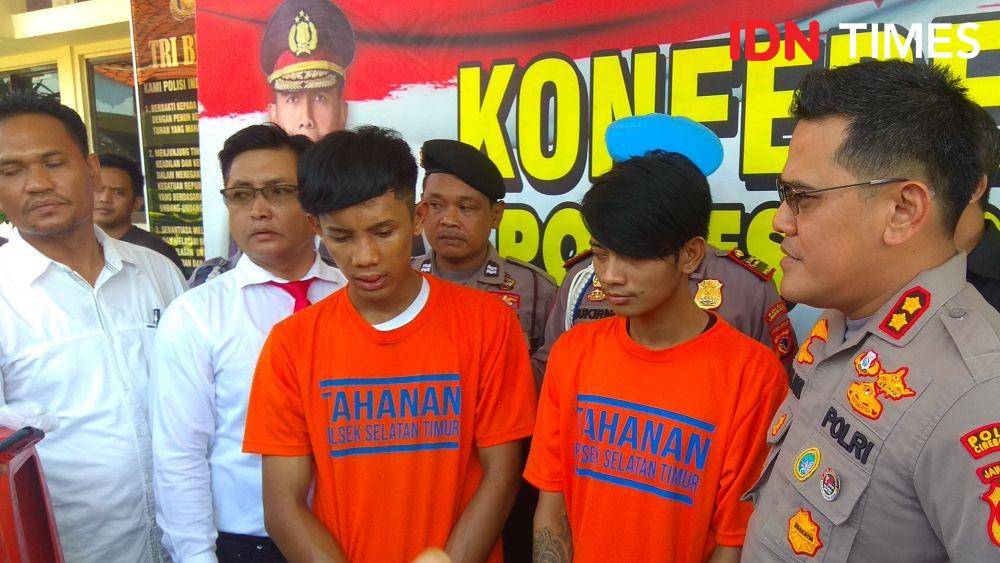 Dua pelaku perampasan ponsel milik pedagang roti bakar diringkus jajaran Polres Cirebon Kota. (IDN Times/Wildan Ibnu)