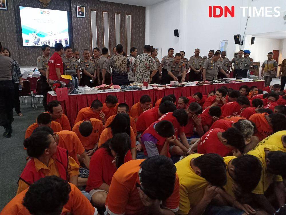 62 tersangka dari 56 kasus yang diungkap Polrestabes Surabaya/IDN Times, Tarida Alif