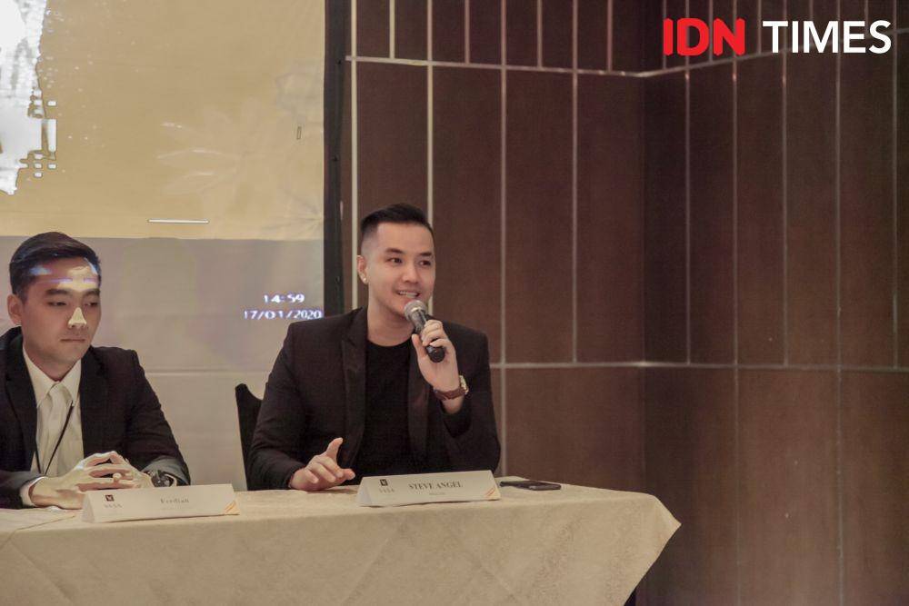 Magician, Steve Angel, pada acara Press Conference The Sound of Music Chapter 3 di Vasa Hotel Surabaya, Jumat (18/1). IDN Times/Prila Arofani