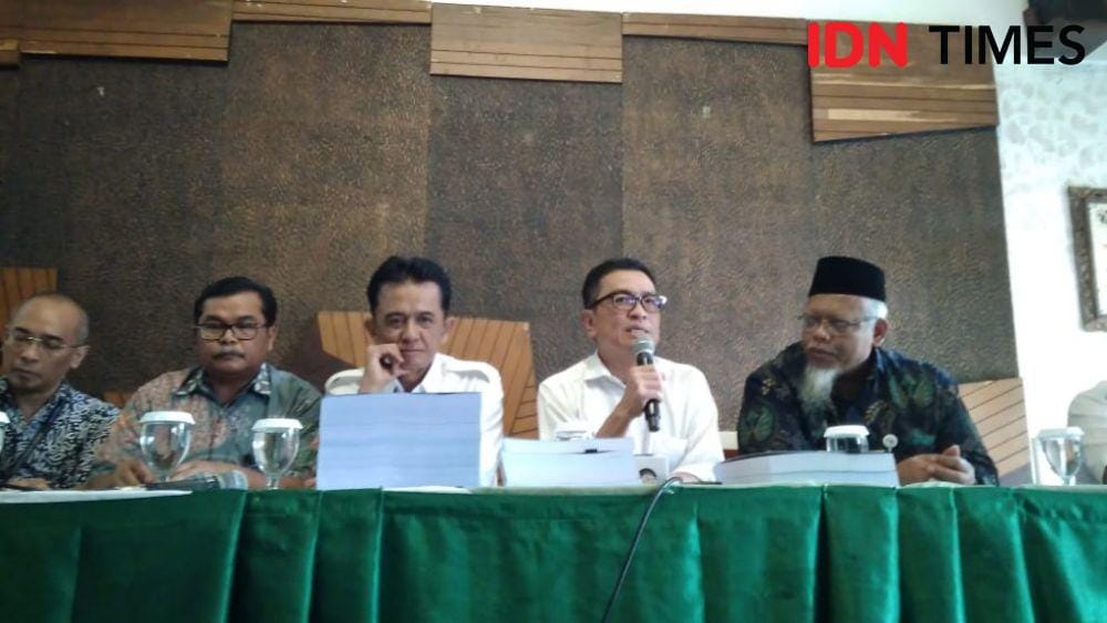 Helmy  Yahya saat melakukan konferensi pers tentang pencopotannya sebagai Dirut TVRI di Jakarta, Jumat, (17/1). IDN Times/Ileny Rizky Dwiantari