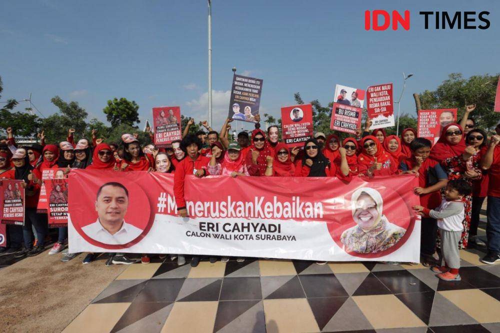 Relawan di Surabaya dorong Risma calonkan Kepala Bappeko Eri Cahyadi untuk Pilwali 2020 di Bulak Banteng, Minggu (19/1). IDN Times/Ardiansyah Fajar