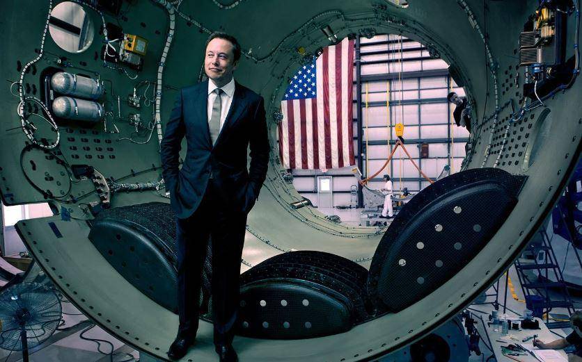 Elon Musk di dalam roket SpaceX Falcon 9. vanityfair.com/Jonas Fredwall Karlsson