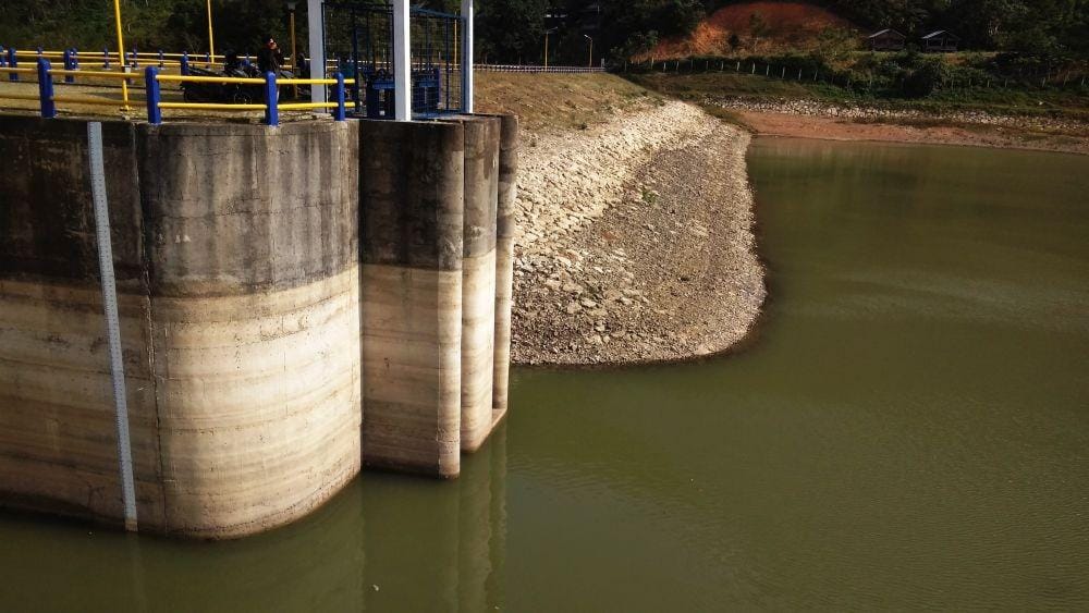 Kekeringan melanda sejumlah desa di Kecamatan Peukan Bada, Kabupaten Aceh Besar, Aceh (IDN Times/Saifullah)