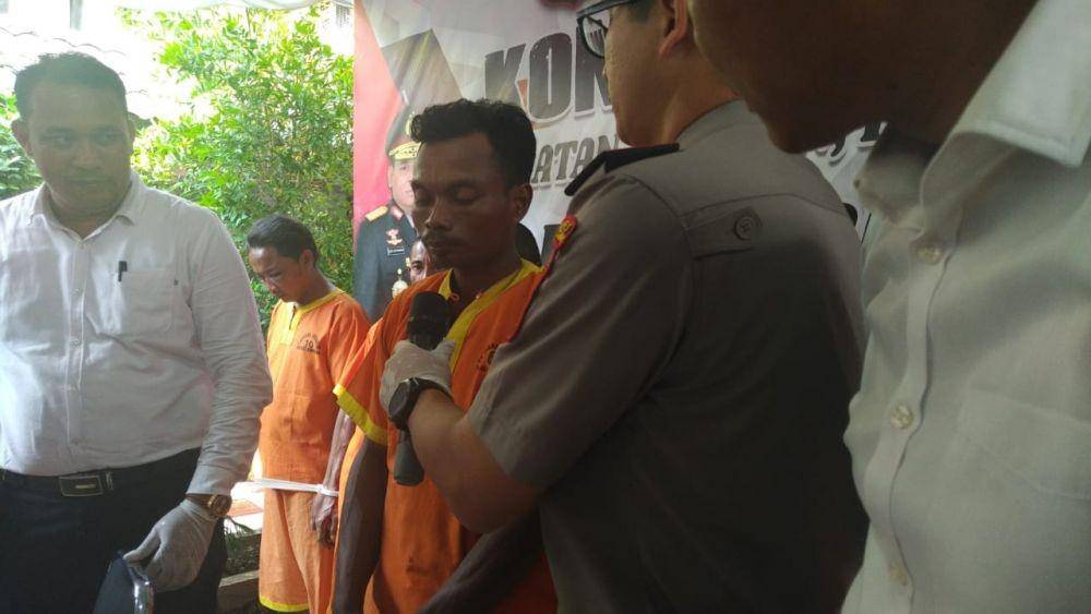 MK (37) pelaku pelecehan seksual saat diinterogasi oleh petugas. IDN Times/Istimewa