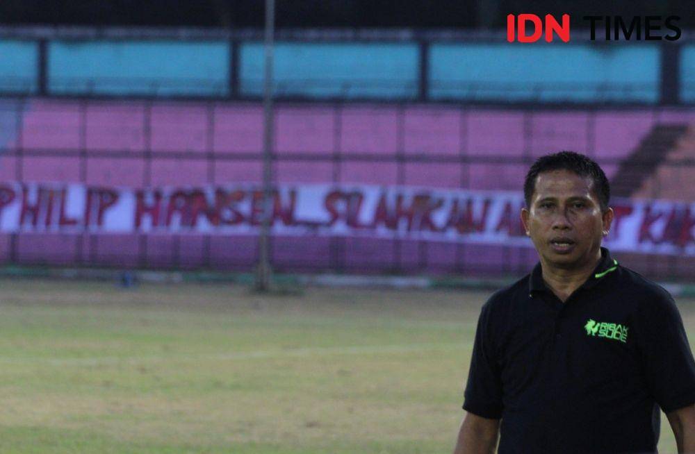 Philep Hansen Maramis dalam tekanan suporter (IDN Times/Doni Hermawan)
