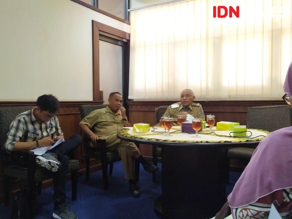 Bupati Sleman (kanan) dan Kepala BKAD Sleman (kiri). IDN Times/Siti Umaiyah