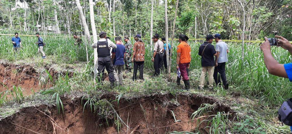 Tanah amblas di Pacitan. Dok,IDN Times.Istimewa