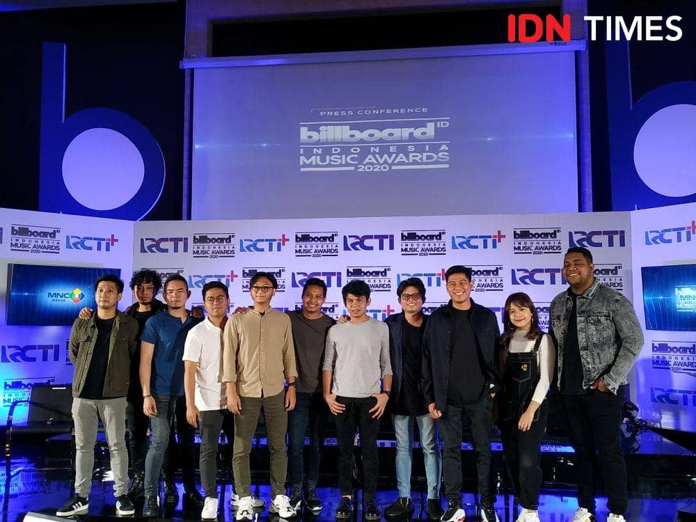 (ki-ka) Samsons, Juicy Luicy, Cakra Khan, Brisia Jodie, dan Andmesh dalam press conference Billboard Indonesia Music Awards 2020 di Jakarta. 20 Januari 2020. IDN Times/Nadia Umara