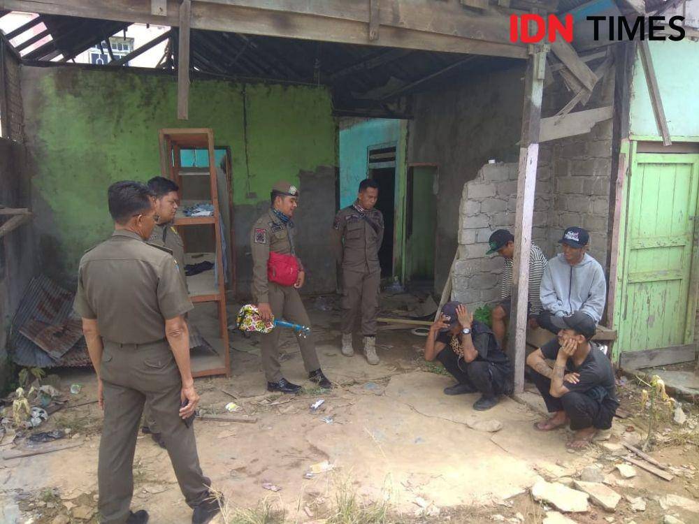 Penertiban Amjal  (IDN Times/ Ervan Masbanjar)