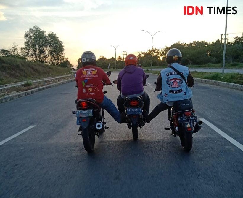 Persaudaraan anggota All Biker PPU walaupun beda varian sepeda motor (IDN Times/Ervan Masbanjar)