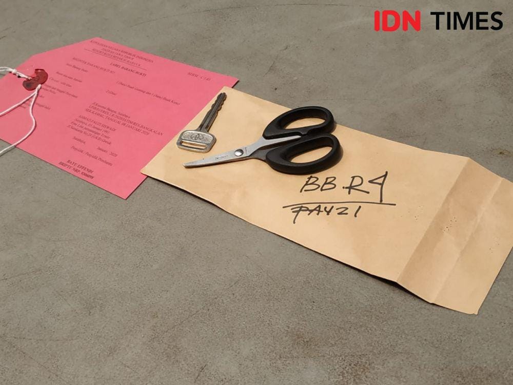 Barang bukti pencurian mobil saat konferensi pers di Mapolrestabes Surabaya, Senin (20/1). IDN Times/Fitria Madia