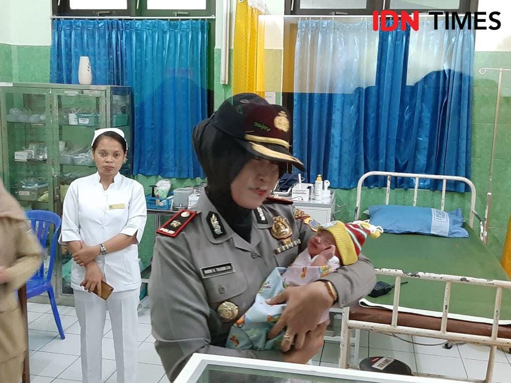 Kapolsek Ngemplak Kompol Wiwik Hari Tulasmi di Puskesmas Ngemplak I, Sleman, Senin (20/1). (IDN Times/Tunggul Damarjati)