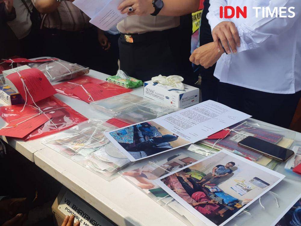 Konferensi pers ungkap kasus pencabulan terhadap anak-anak Tulungagung di Ditreskrimum Polda Jatim, Senin (20/1). IDN Times/Ardiansyah Fajar