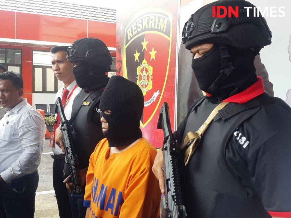 Konferensi pers ungkap kasus pencabulan terhadap anak-anak Tulungagung di Ditreskrimum Polda Jatim, Senin (20/1). IDN Times/Ardiansyah Fajar