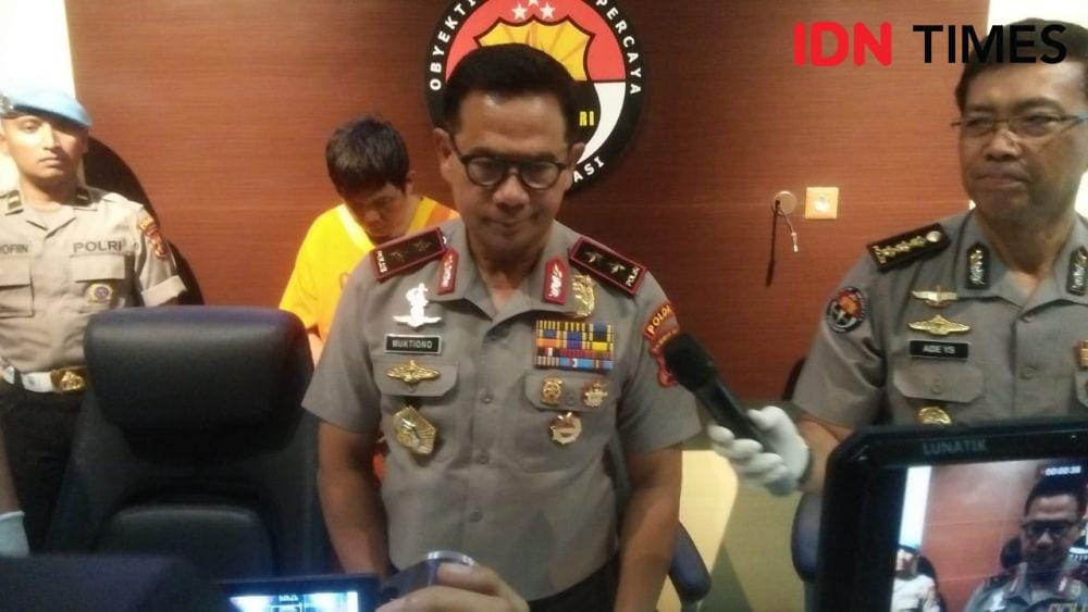 Irjen Pol Muktiono saat memberikan keterangan terkait pengungkapan 10 kg sabu-sabu, Senin (20/1). (IDN Times/Surya Aditya)