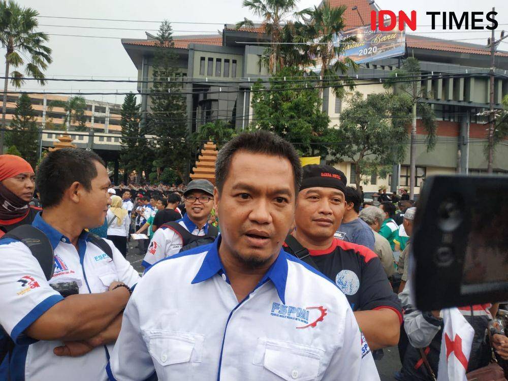 Sekjen KSPI Jazuli saat ditemui di aksi depan DPRD Jatim, Senin (20/1). IDN Times/Fitria Madia