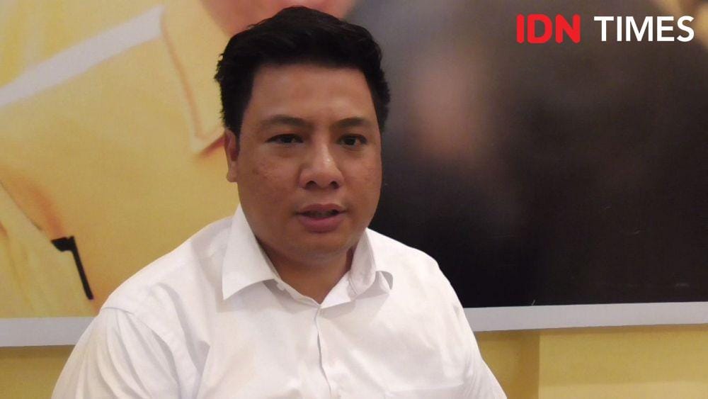 Vandiko usai menjalani uji kelayakan dan kepatutan sebagai bakal calon Bupati Samosir dari Golkar Sumut (IDN Times/Prayugo Utomo)