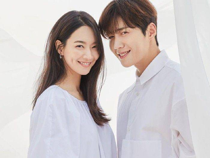 Kim Seon Ho dan Shin min Ah