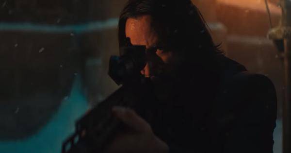 John Wick membidik ke arah Eve