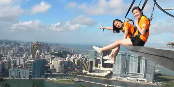 http://cdn.idntimes.com/content-images/post/old/9bbe6-AJ_Hackett_Macau_Tower_Skywalk_X_3_.jpg