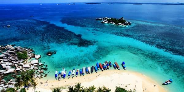 http://cdn.idntimes.com/content-images/post/old/a5953-belitung-beach---totallynailedit.com.jpg
