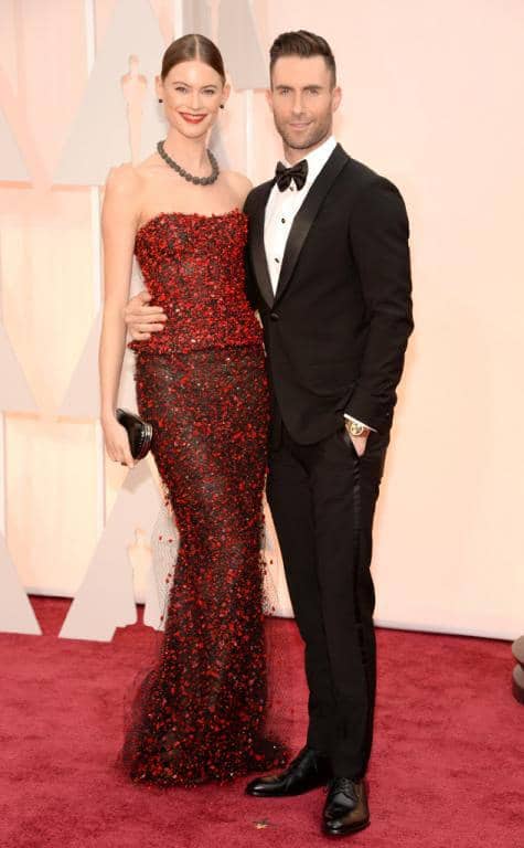 http://cdn.idntimes.com/content-images/post/old/c7d46-rs_634x1024-150222155733-634.Adam-Levine-Behati-Prinsloo-Oscars.jl.022215.jpg