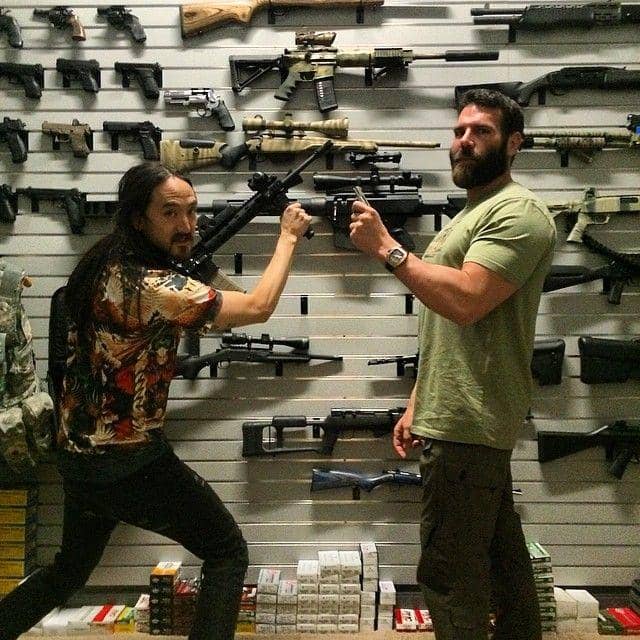 http://i1380.photobucket.com/albums/ah195/Nophie_Nos/Dan Bilzerian/dan_gun_edmnationscom_zpse90800ae.jpg